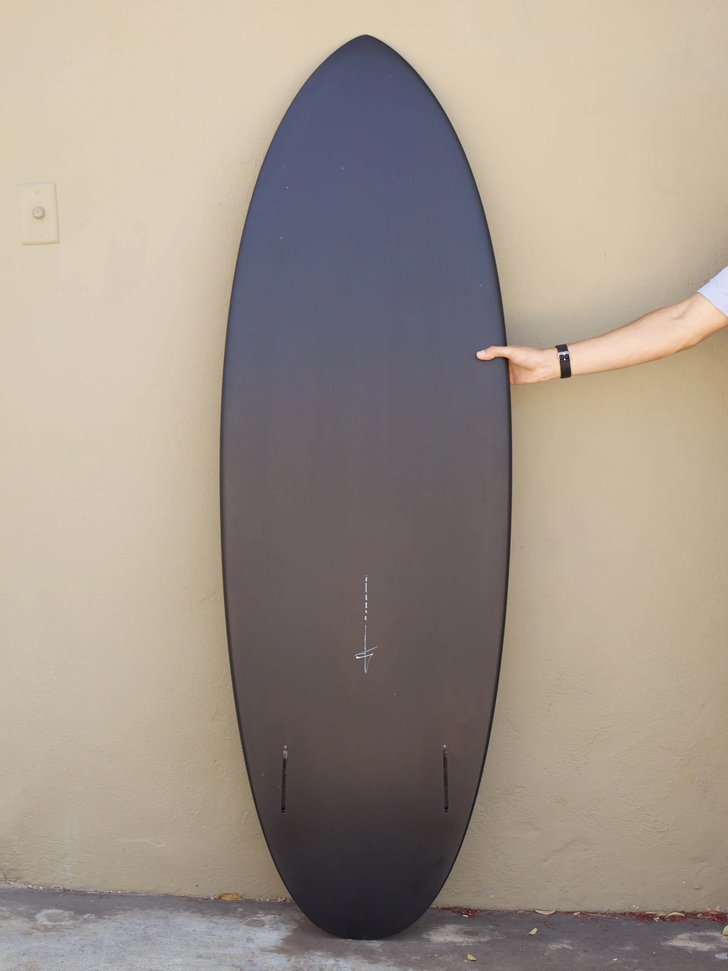 Son of Cobra surfboard dimensions: 5'6 Round Keel