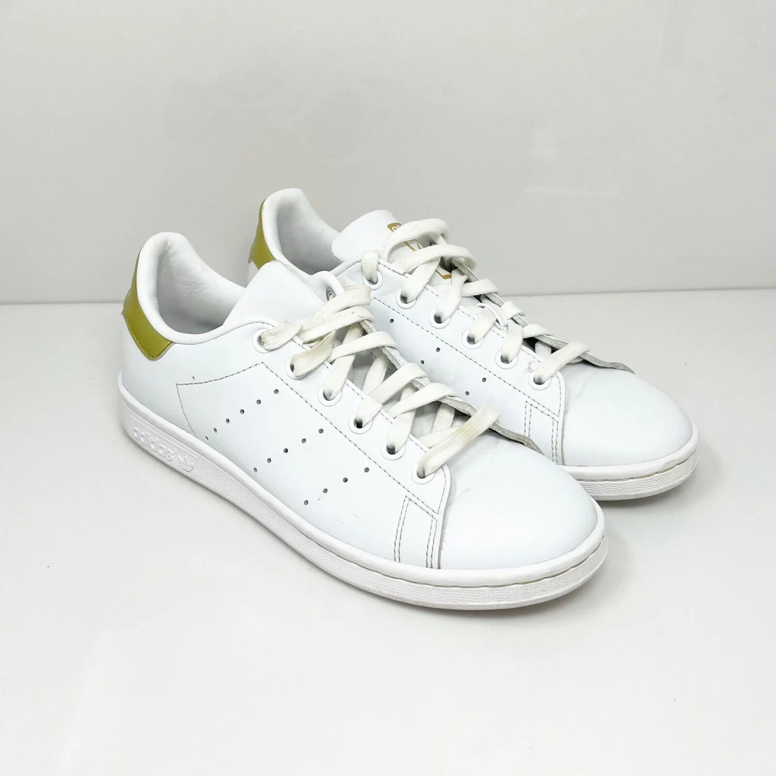 Adidas Womens Stan Smith G58184 White Casual Shoes Sneakers Size 6