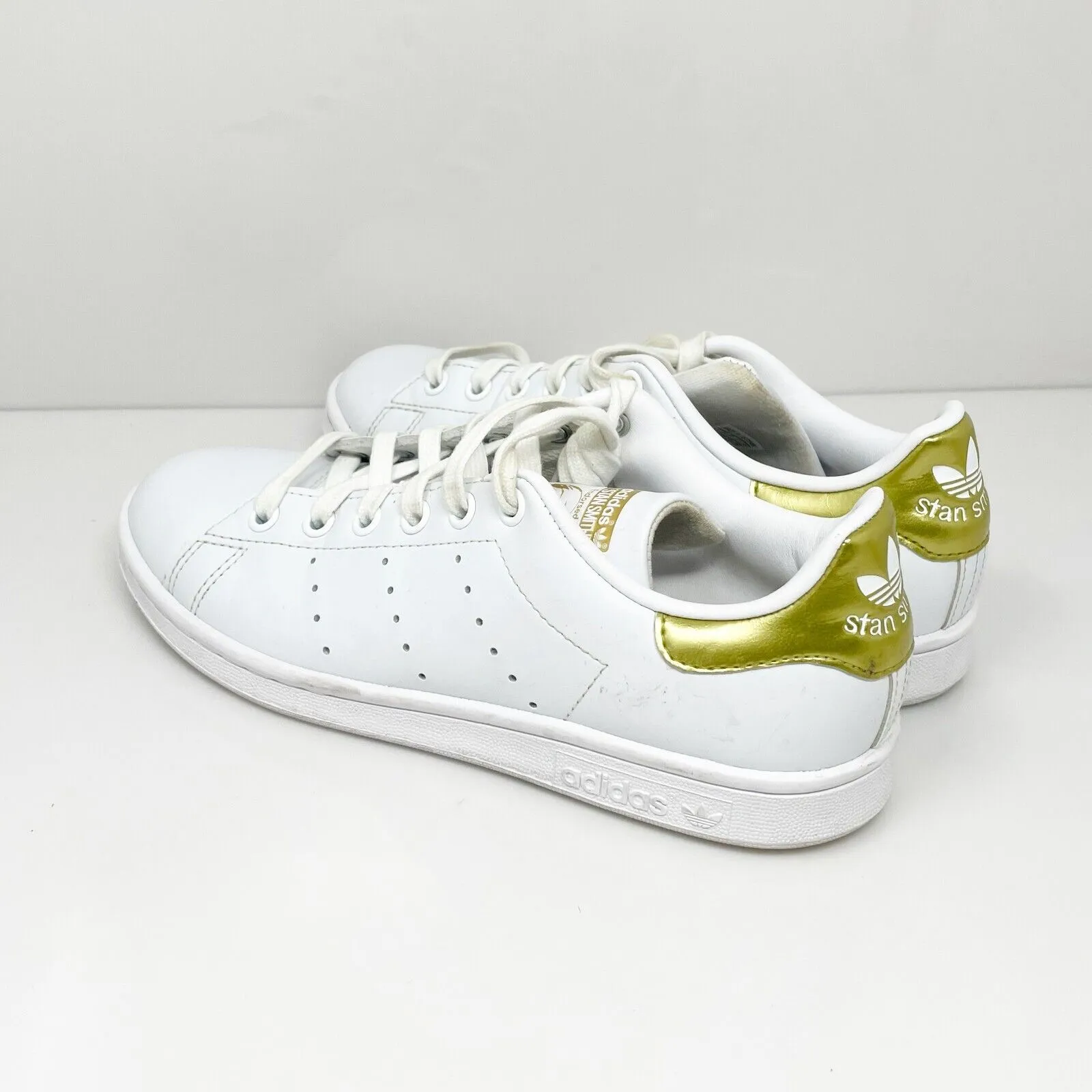 Adidas Womens Stan Smith G58184 White Casual Shoes Sneakers Size 6