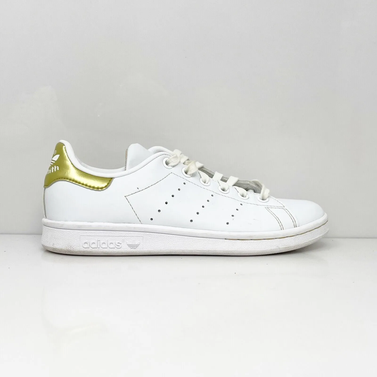 Adidas Womens Stan Smith G58184 White Casual Shoes Sneakers Size 6