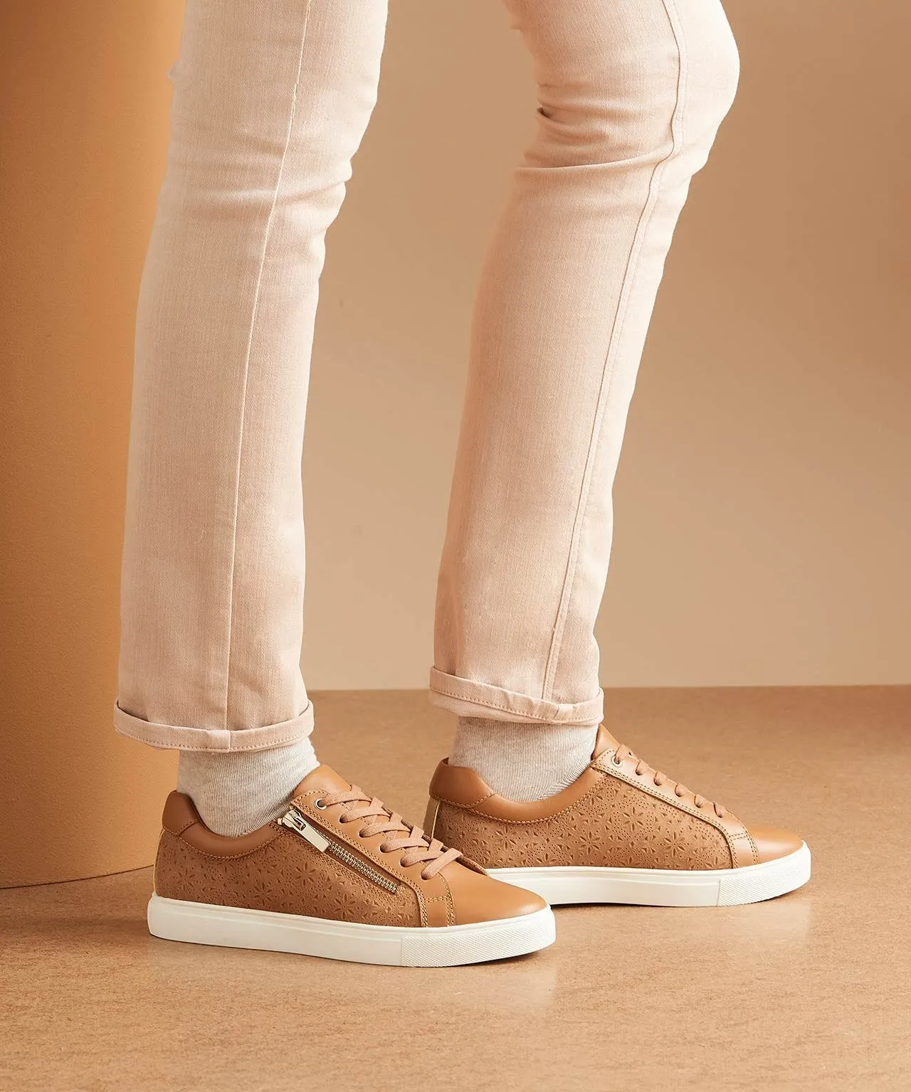 Amortyl Zip Fasten Trainers