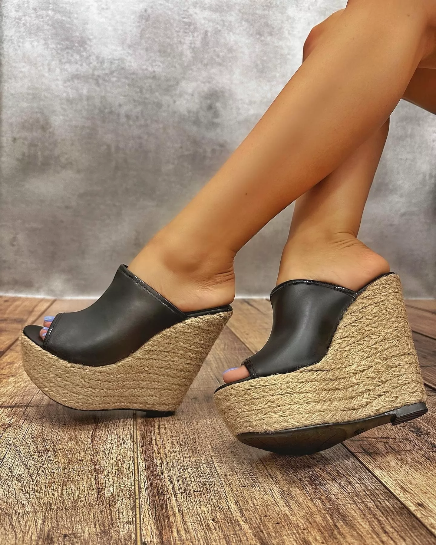 Black Women's Slippers and Mules E473 - Trendy Comfort Footwear.