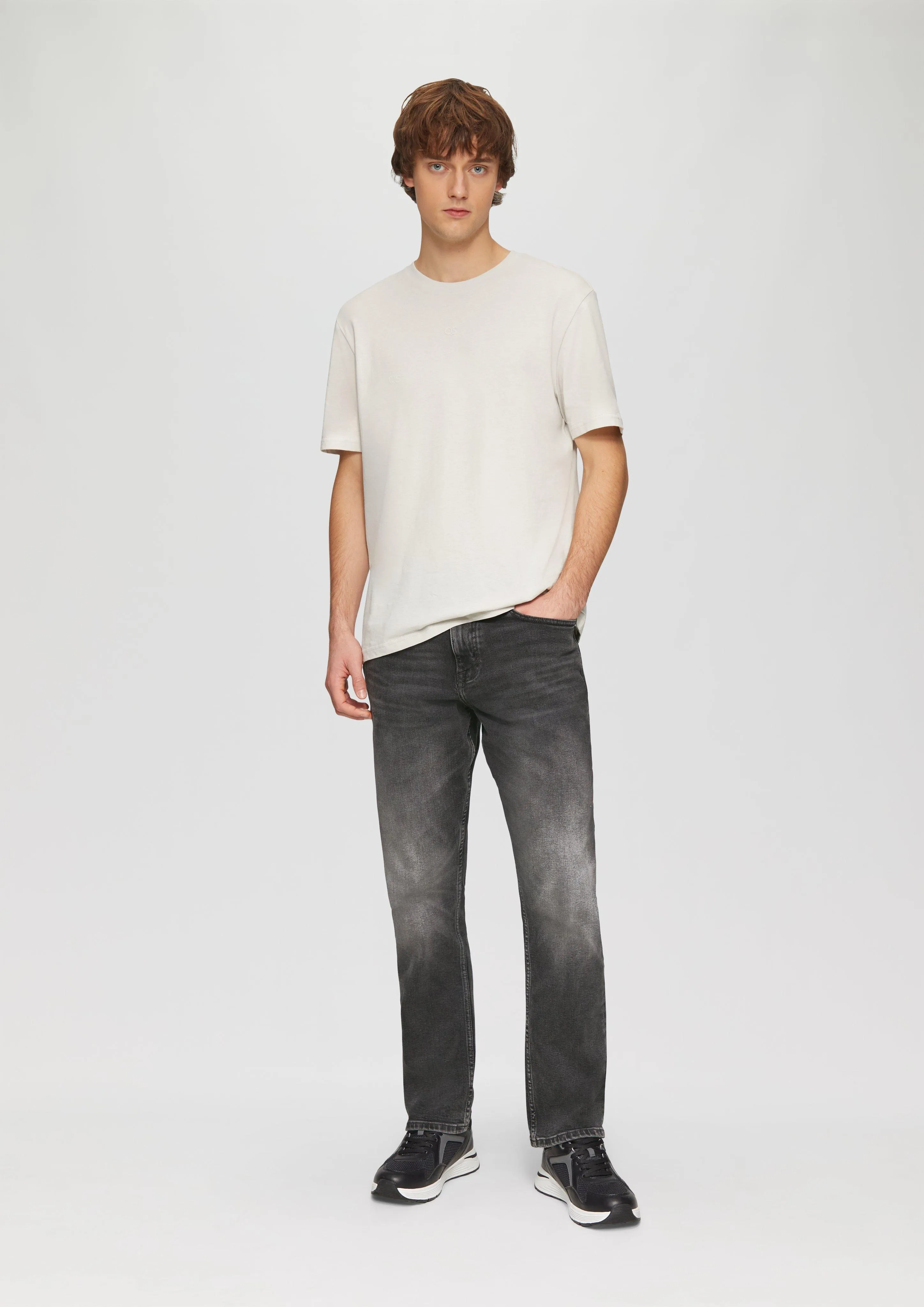 Cropped jeans / relaxed fit / mid rise / tapered leg