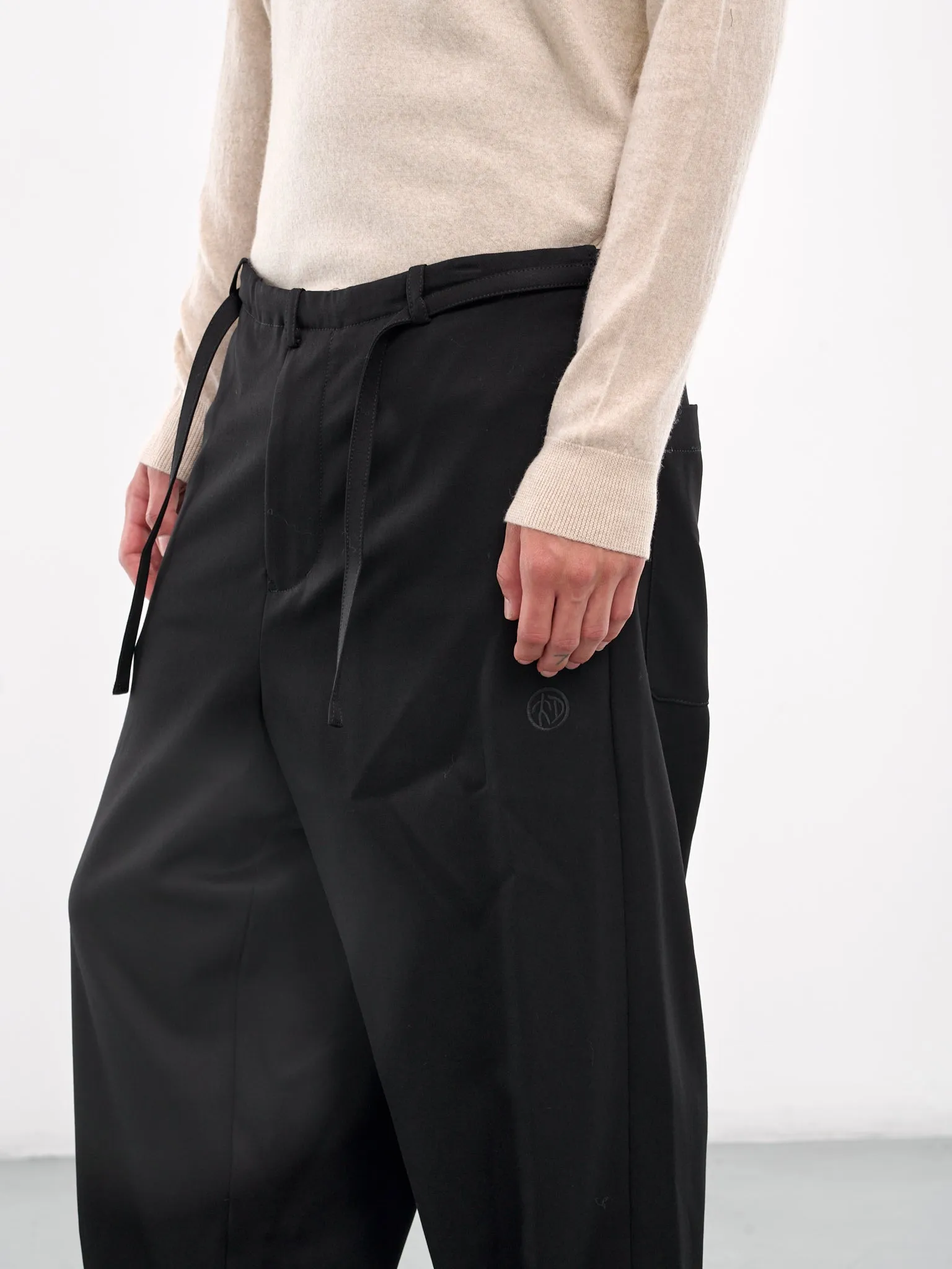 Drawstring Trousers (S24AW09PT-W-BLACK)