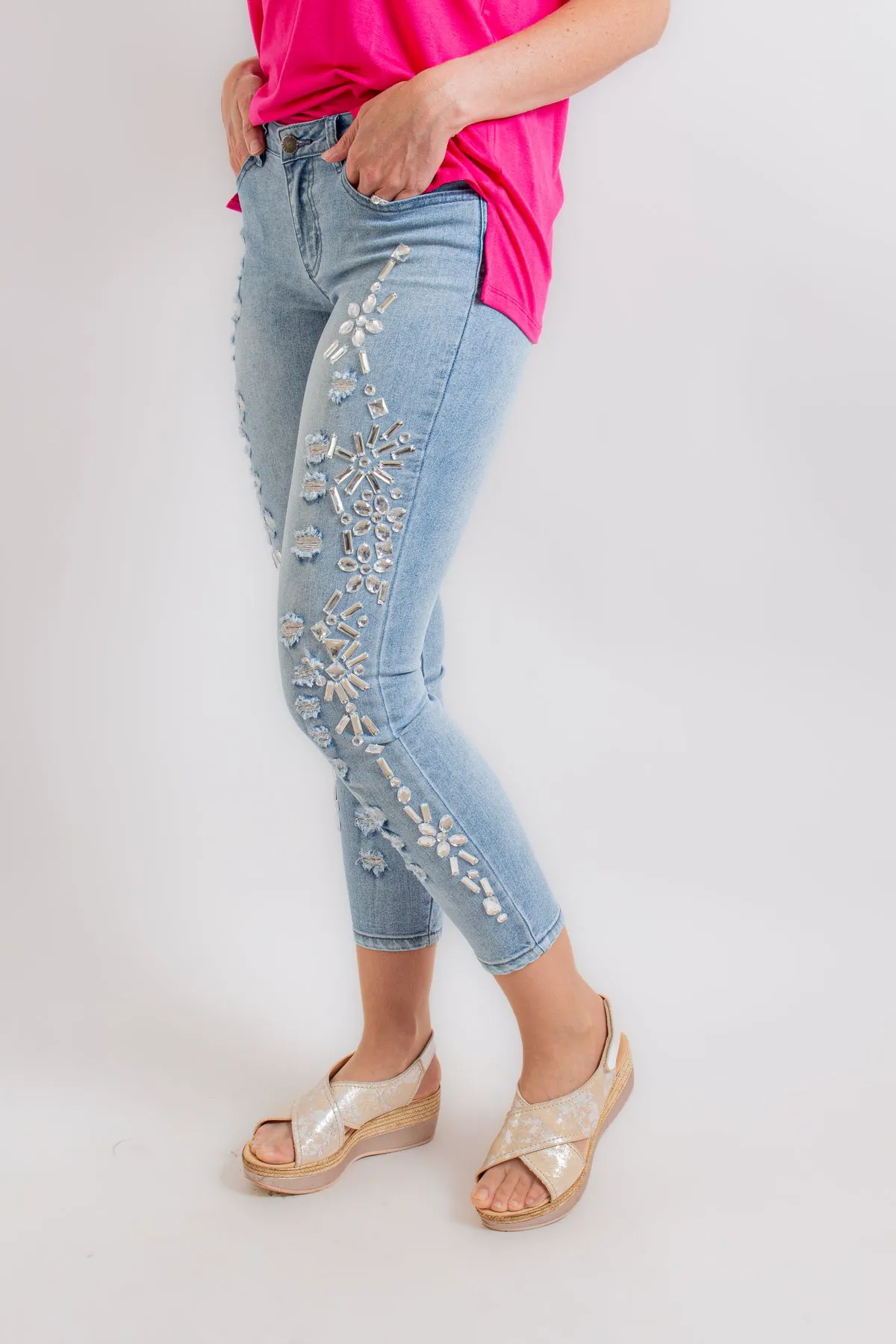 Eva Skinny Jeans with Light Wash and Rhinestones