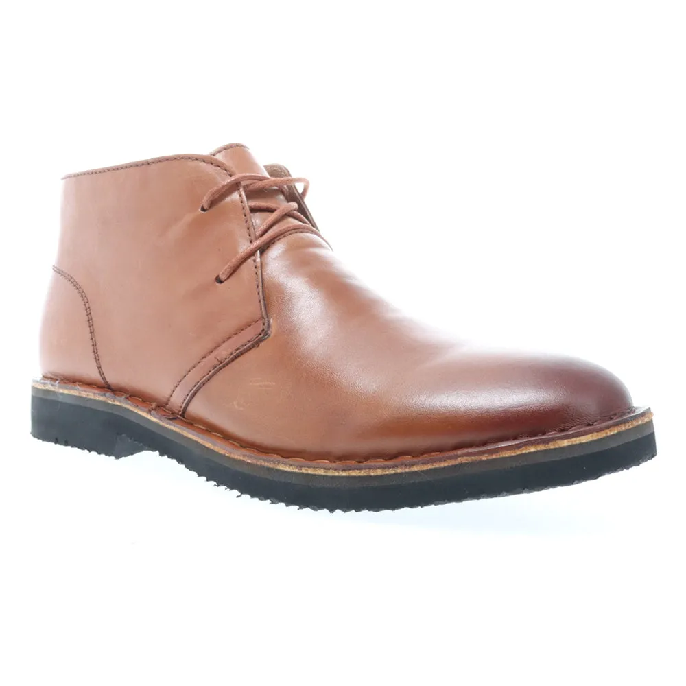 Findley Round Toe Chukka Boots