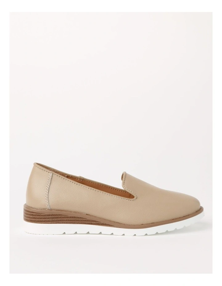 Flat Shoe in Beige