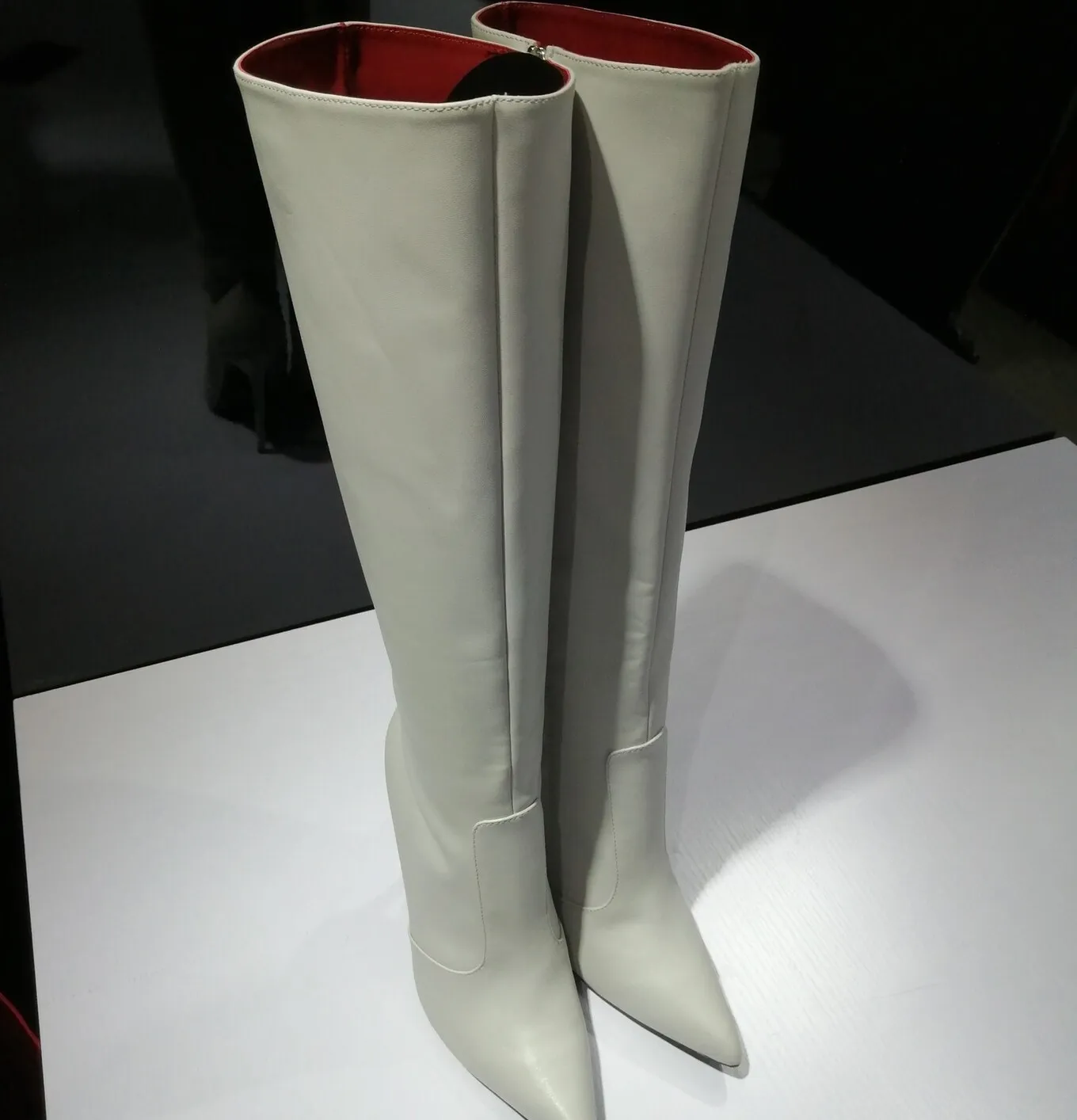 Giaro ZIRA LIGHT GREY KNEE BOOTS Bootilicious style