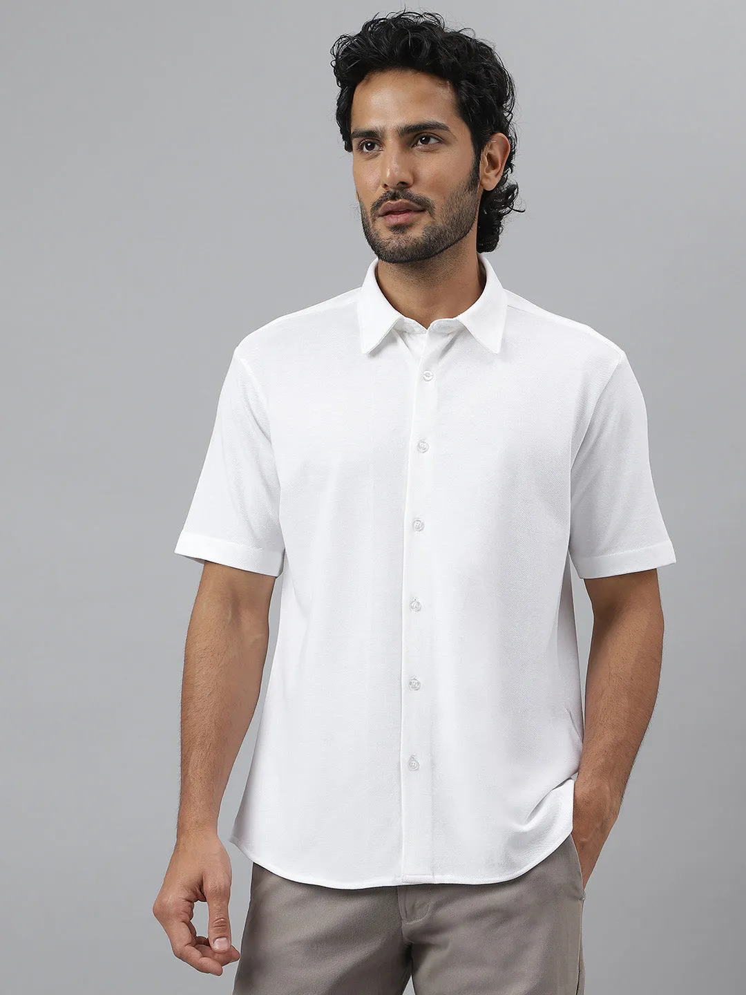 Pique Knit White Shirt with Half Sleeves in Daylight Color