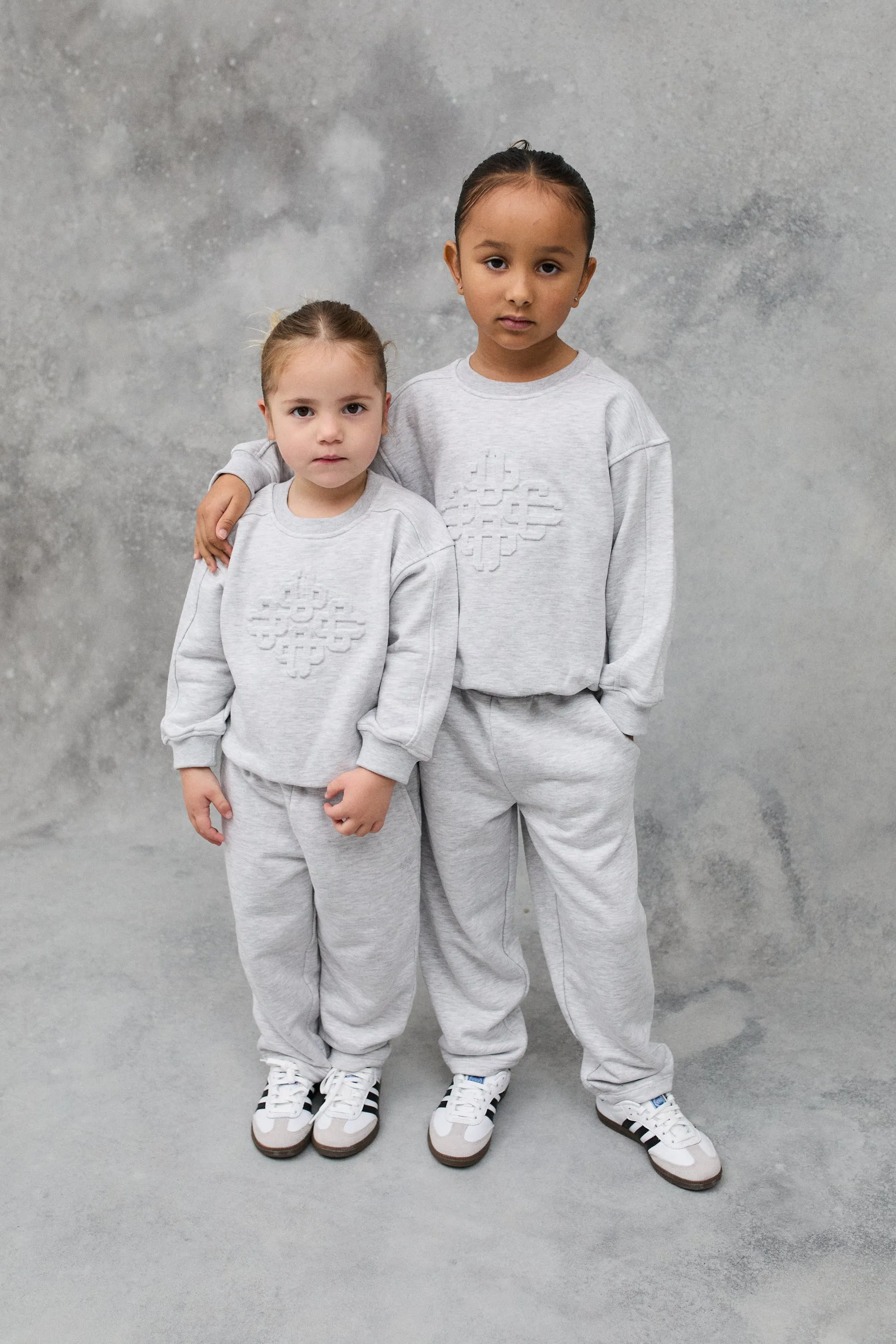 KIDS EMBOSSED EMBLEM SWEATSHIRT - GREY MARL