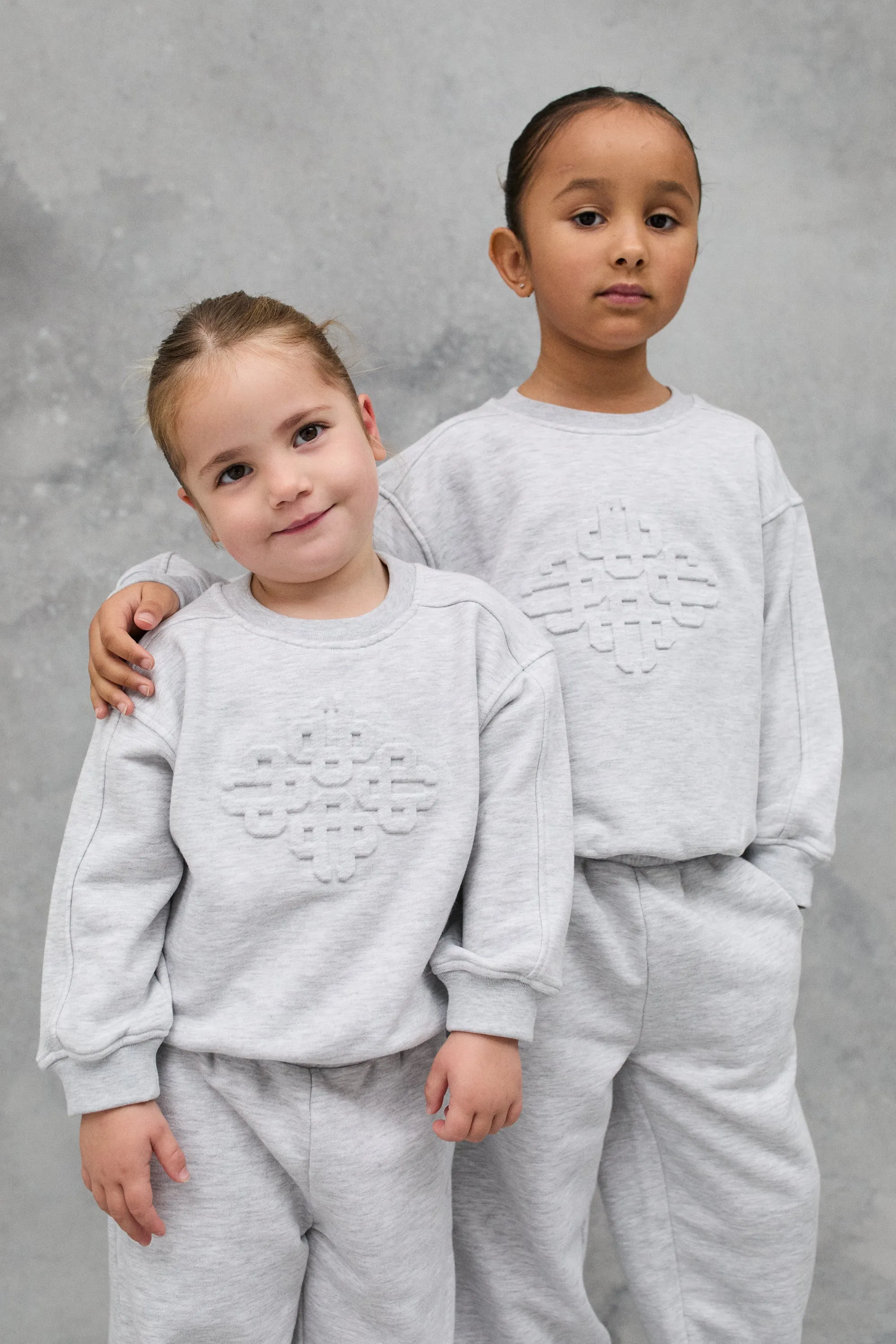 KIDS EMBOSSED EMBLEM SWEATSHIRT - GREY MARL