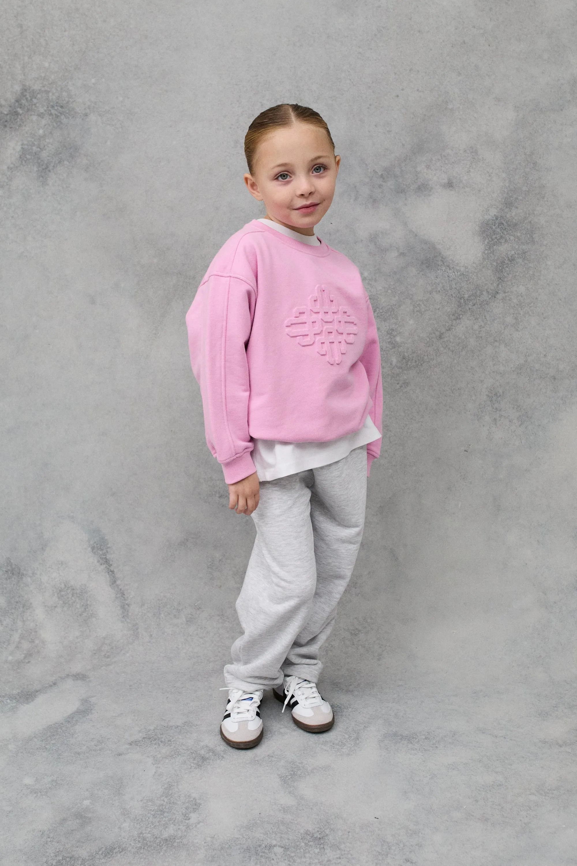 KIDS EMBOSSED EMBLEM SWEATSHIRT - PINK