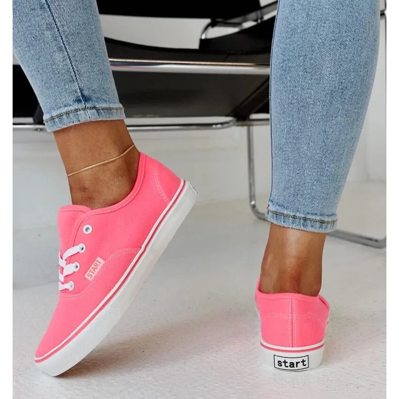 Light pink classic Erla sneakers