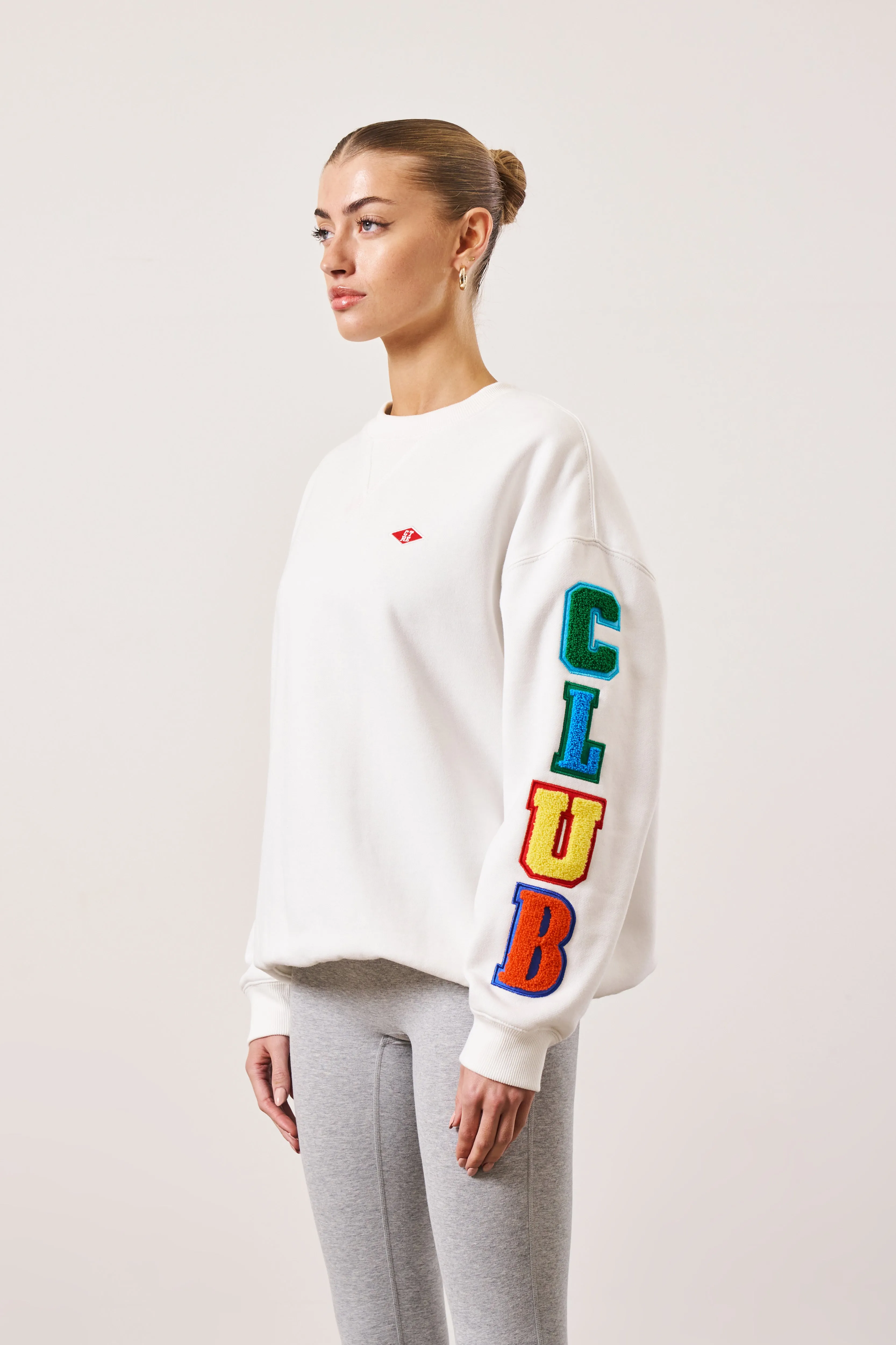 MULTIBADGE CHENILLE RELAXED SWEATSHIRT - OFF WHITE