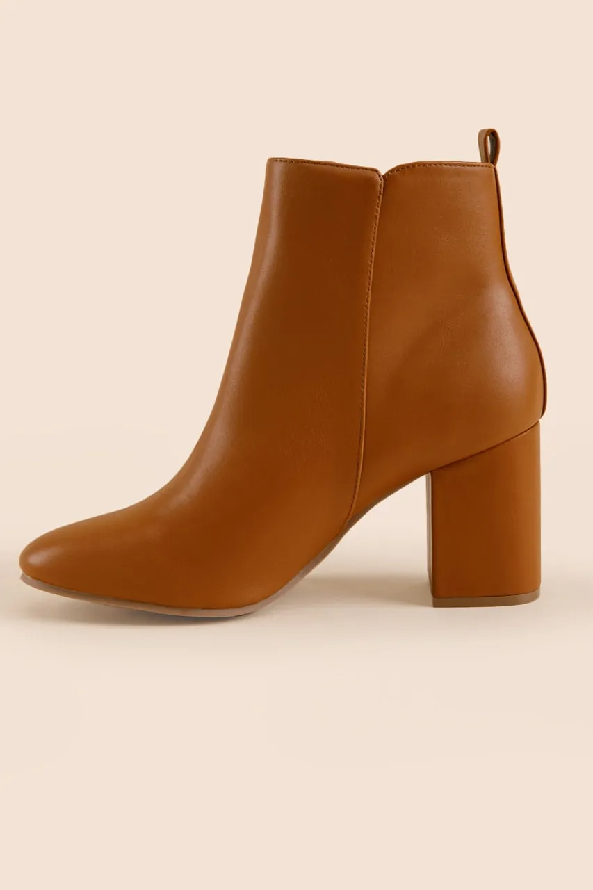 Quipid camel boots