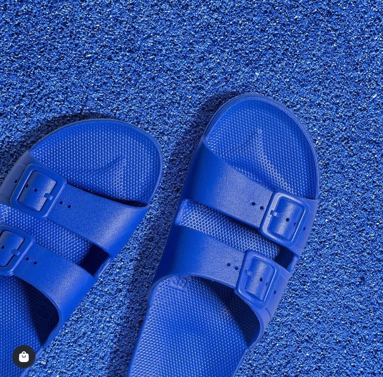 Scented Slides in Electric Blue