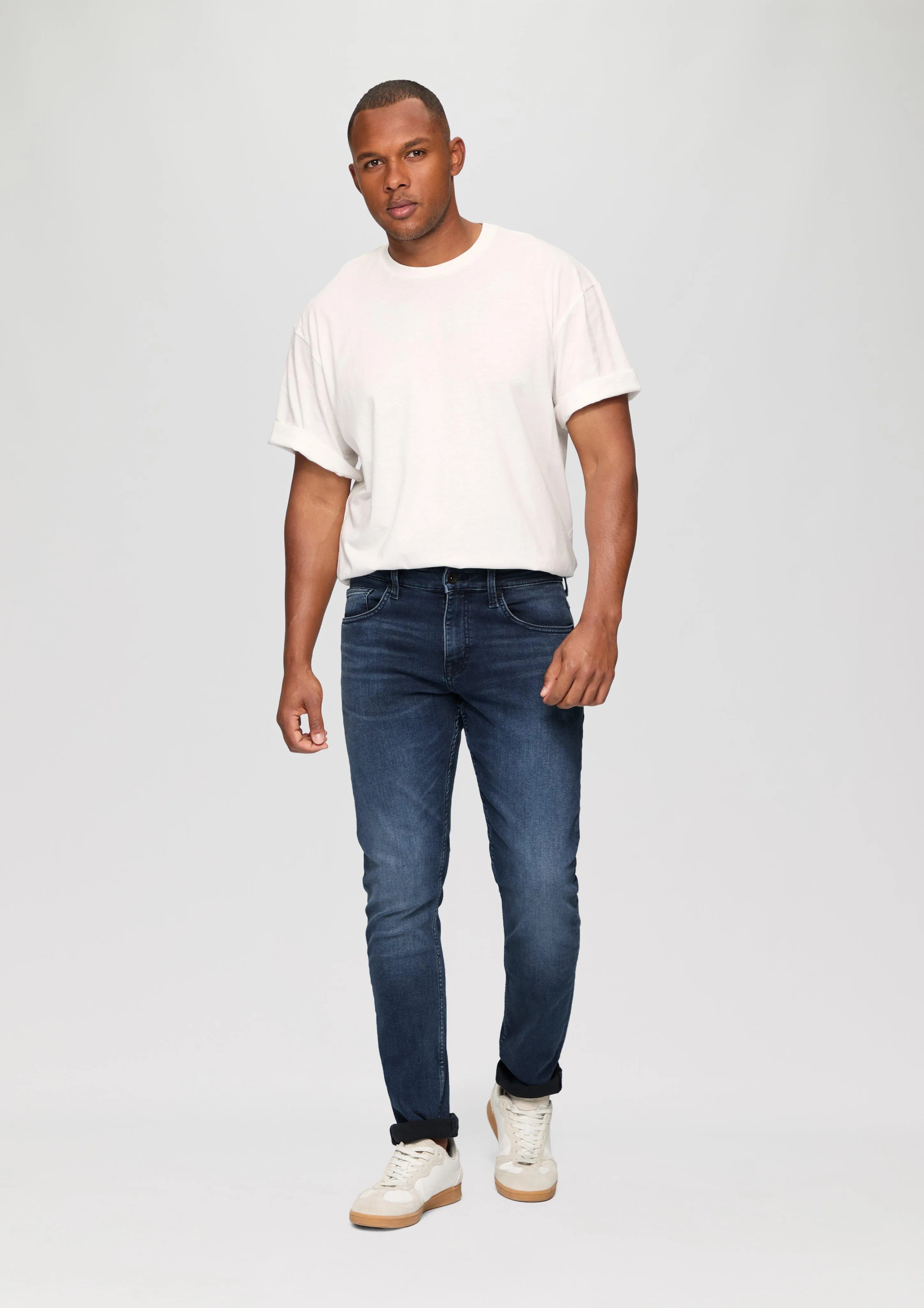 Slim: slim leg jeans