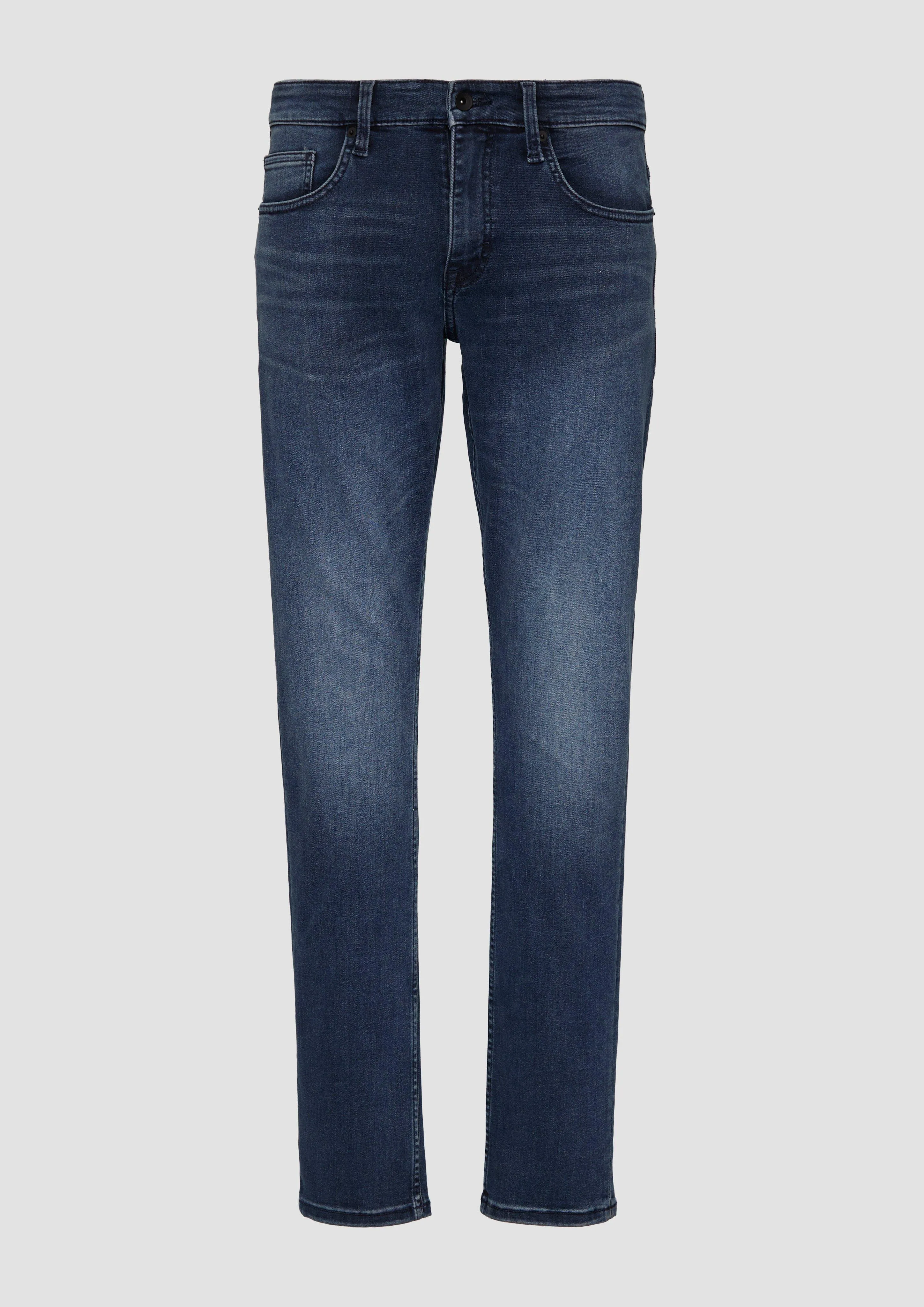 Slim: slim leg jeans