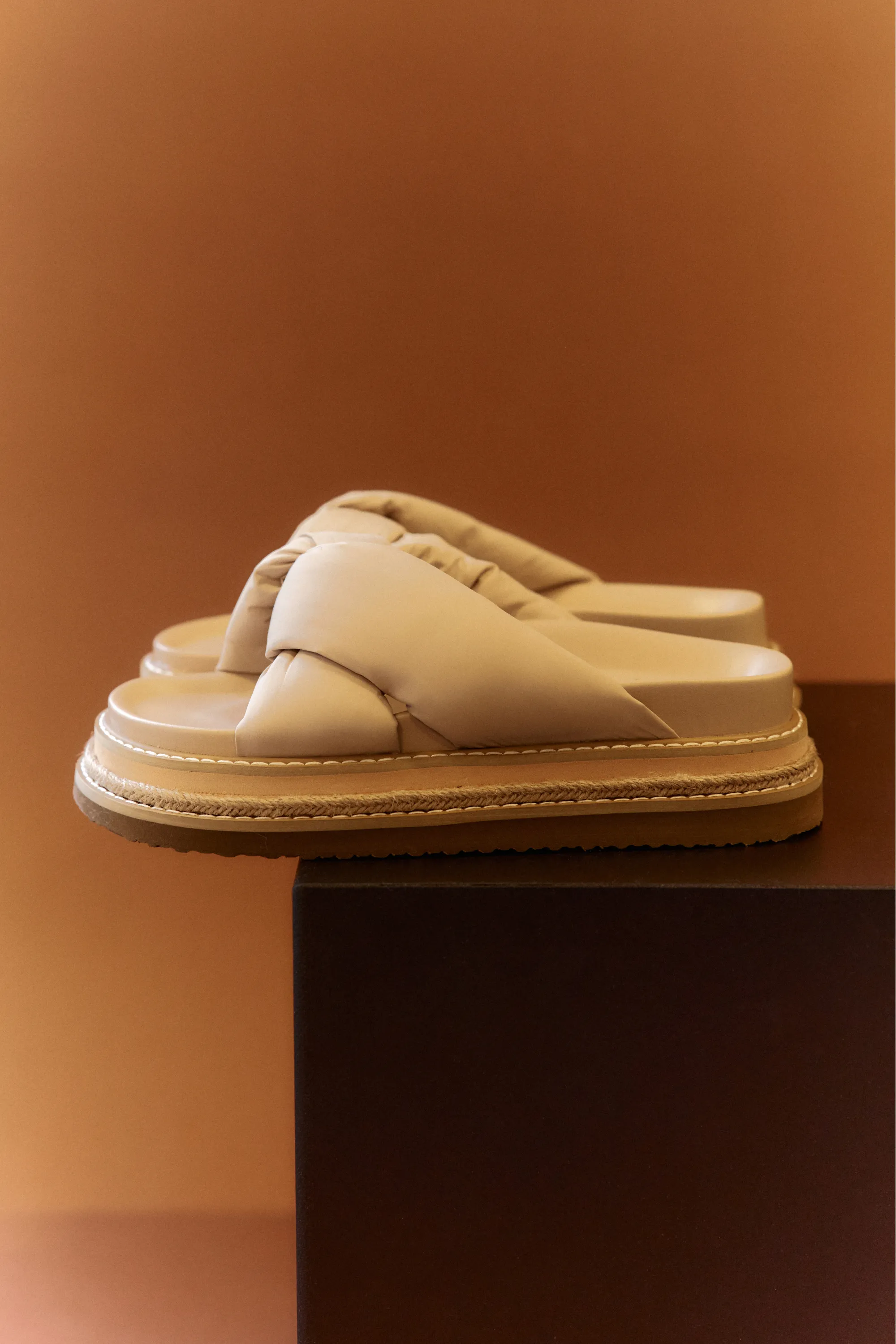 Thames Flaltform Slides - Stone Beige