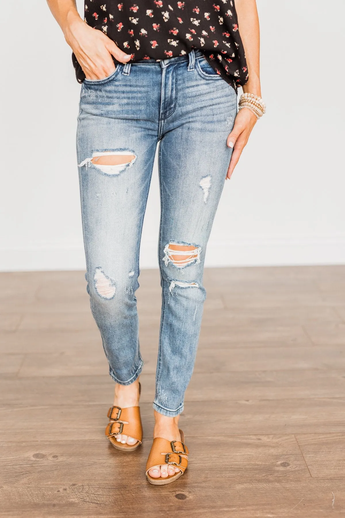 Vervet Noelle Wash Distressed Jeans.