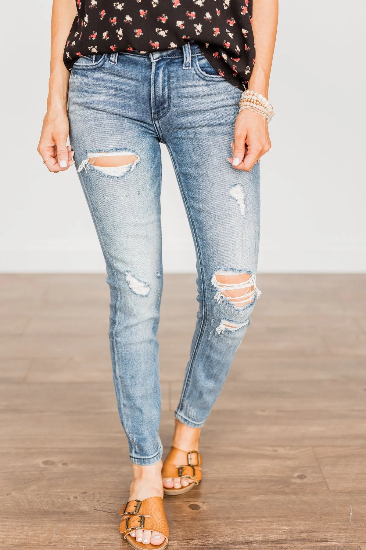 Vervet Noelle Wash Distressed Jeans.