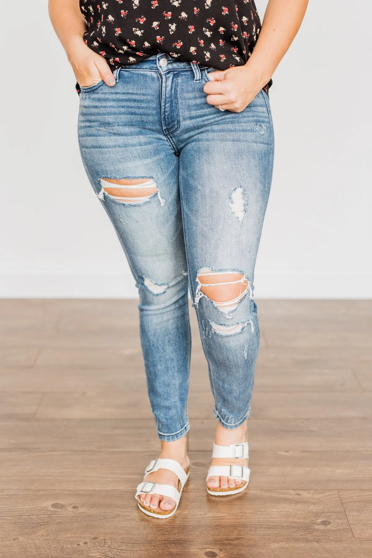 Vervet Noelle Wash Distressed Jeans.