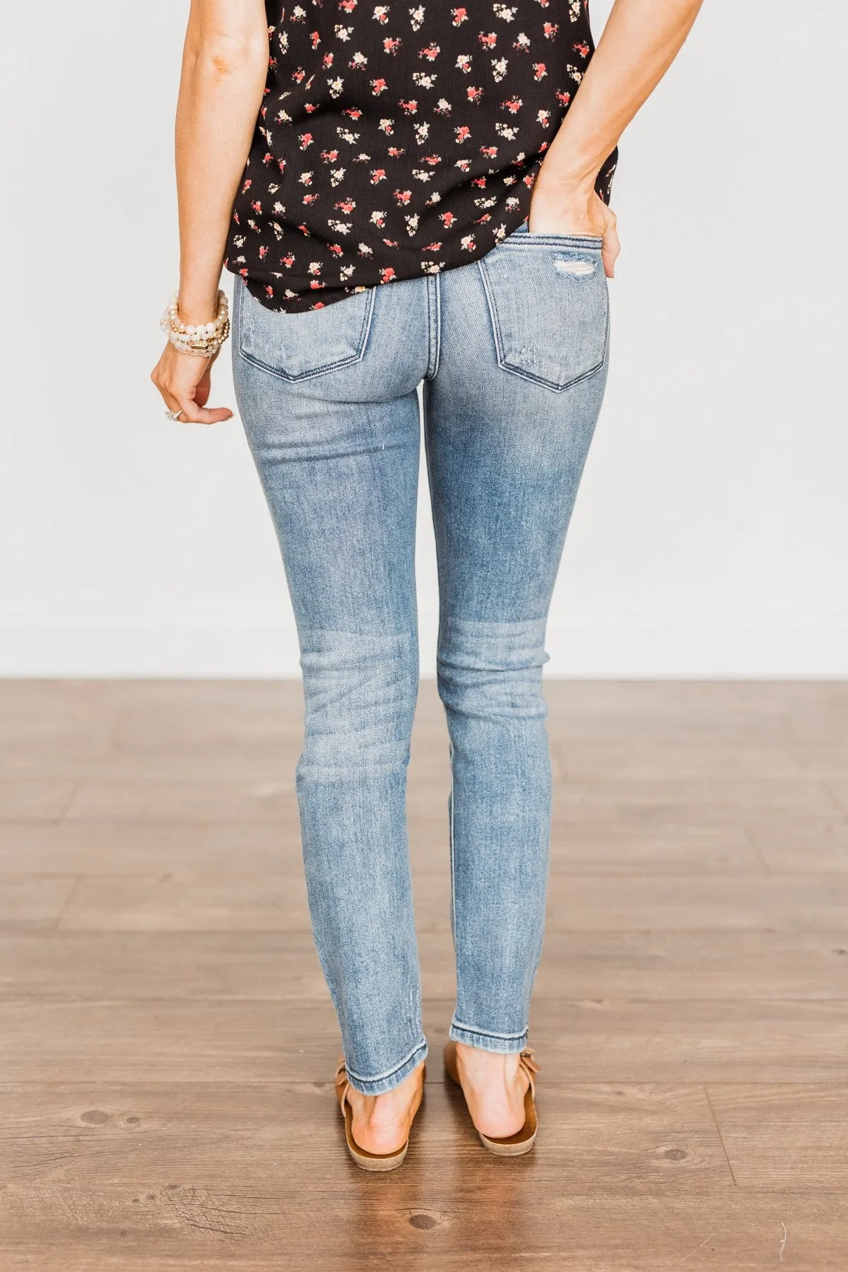 Vervet Noelle Wash Distressed Jeans.