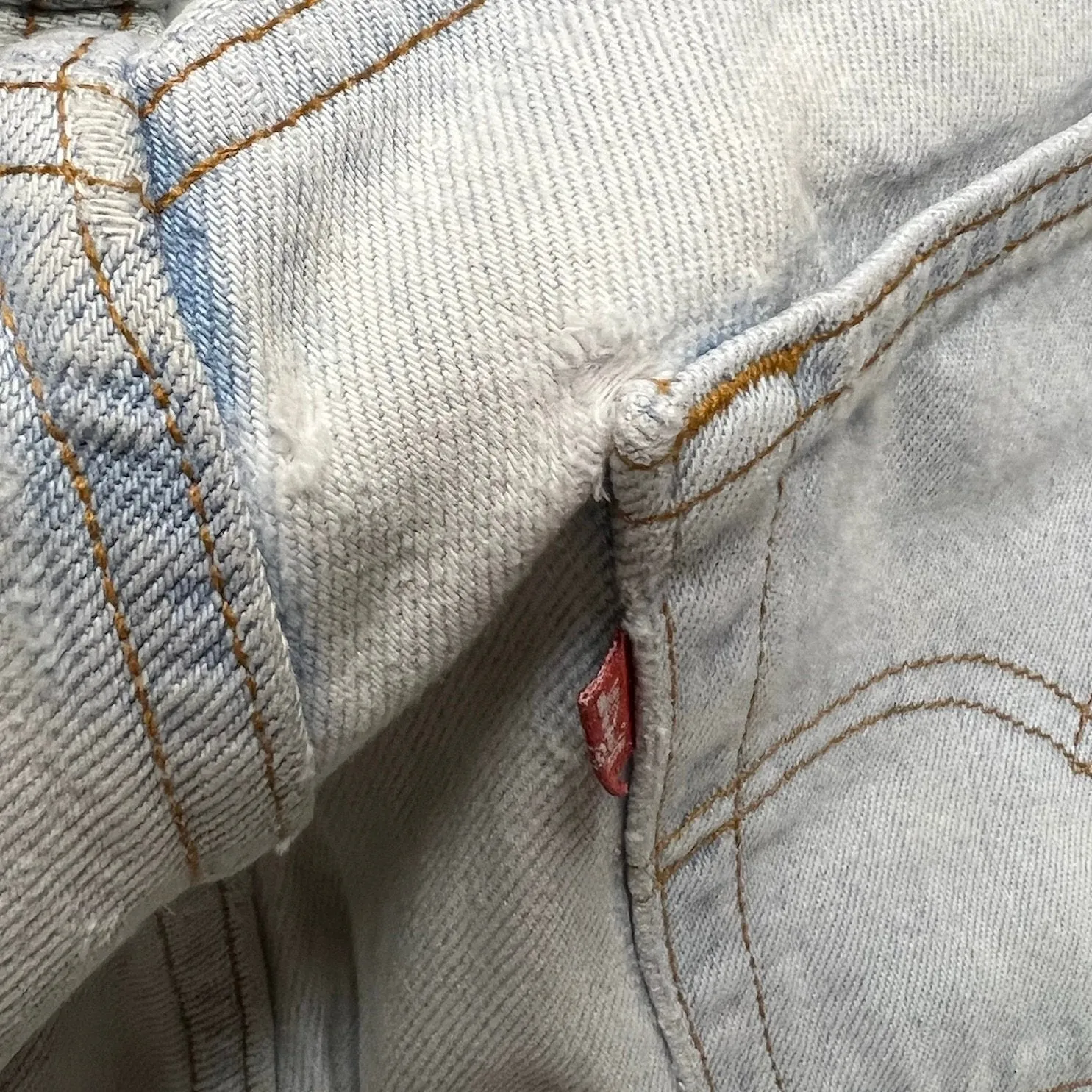 Vintage Levis Light Blue Jeans (W27/L32)