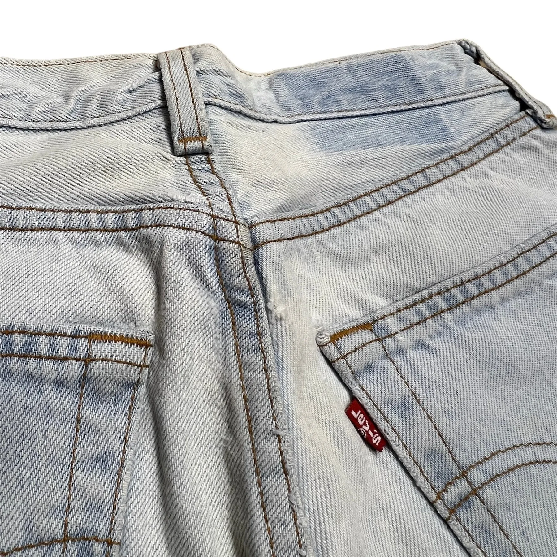 Vintage Levis Light Blue Jeans (W27/L32)