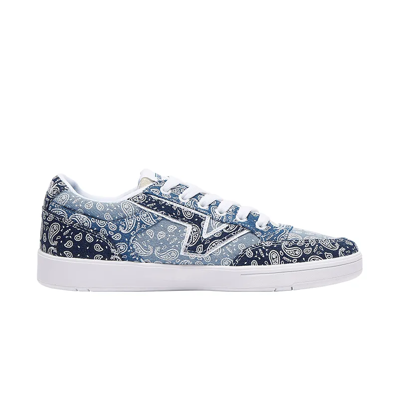 Lowland Unisex Sneakers in Blue