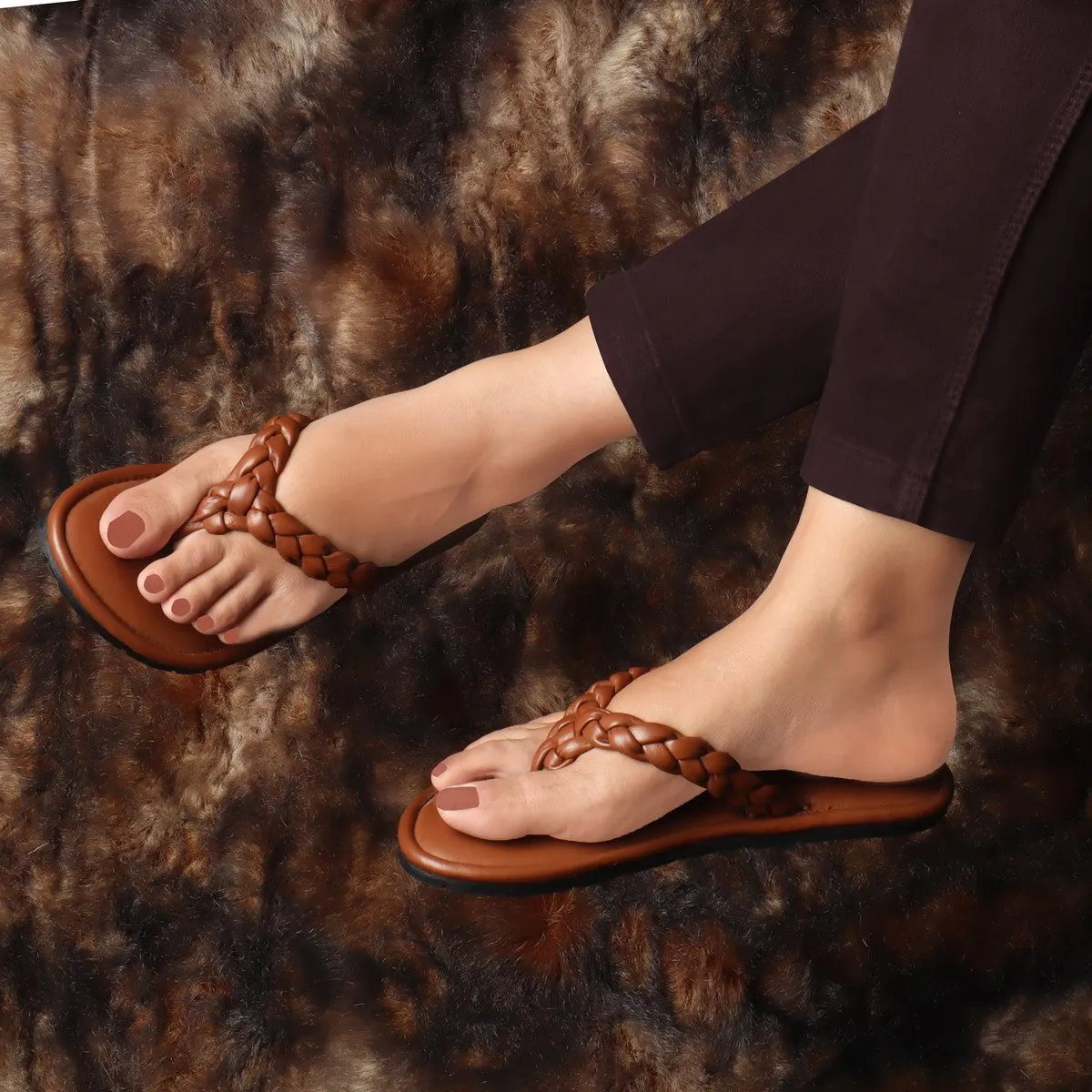 Women's Tan Knotted V-Strap Slippers By Brune & Bareskin